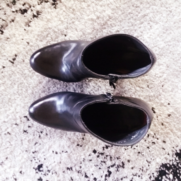 Stuart Weitzman platform heels size 5 - Picture 4 of 4